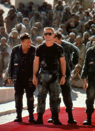Kurt Russell and other cast members